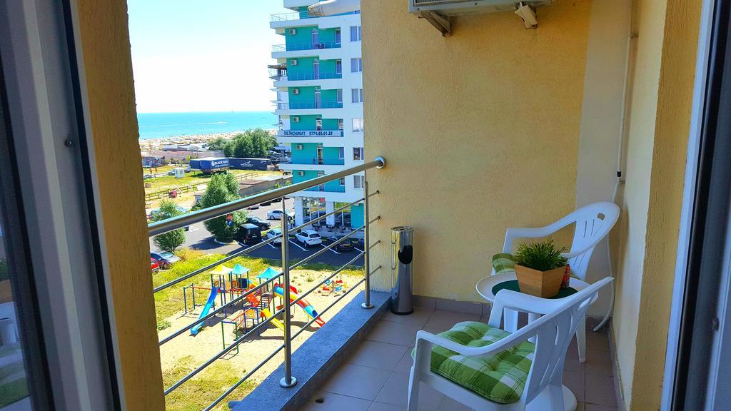 Apartment Summerland Mamaia Buitenkant foto